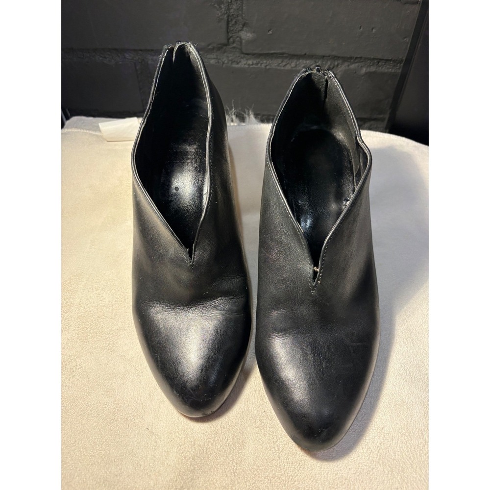 Vince Camuto Black Leather V-Cut Stiletto Shooties Ankle Boots 8